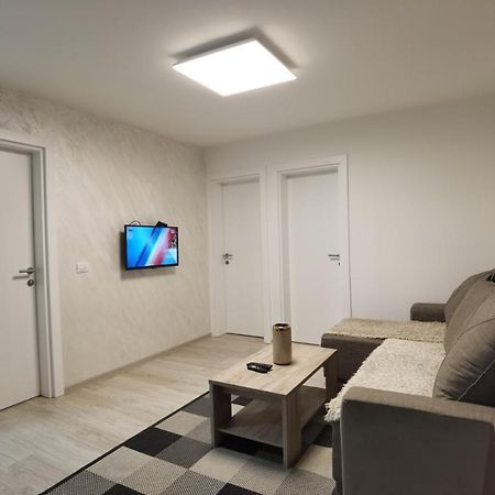 Kraguj Apartman 2 Kragujevac Buitenkant foto